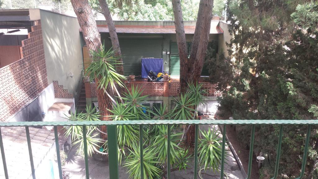 Hostal Porta De Ferro Sant Boi de Llobregat Exterior foto